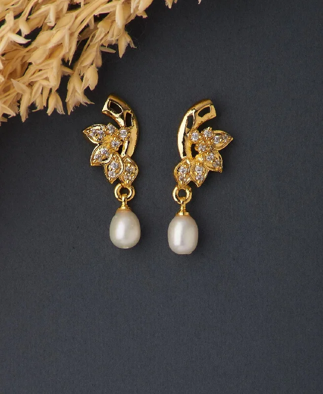 Ladies opal earrings-Trendy Real Pearl Hanging Earring