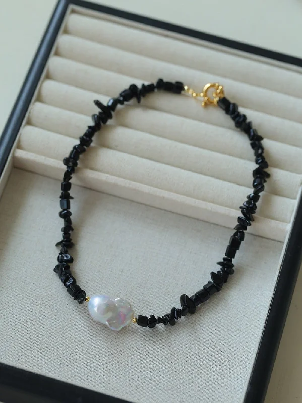 Ladies wedding diamond necklace-Brilliant Black Agate Crushed Stone Baroque Pearl Necklace