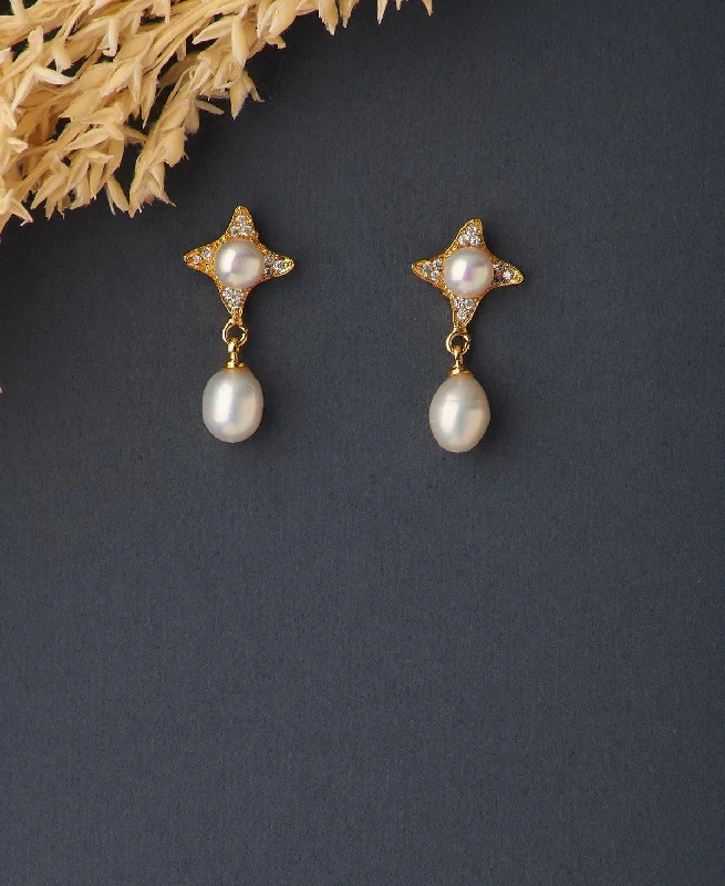 Ladies cubic zirconia stud earrings-Trendy Real Pearl Hanging Earring