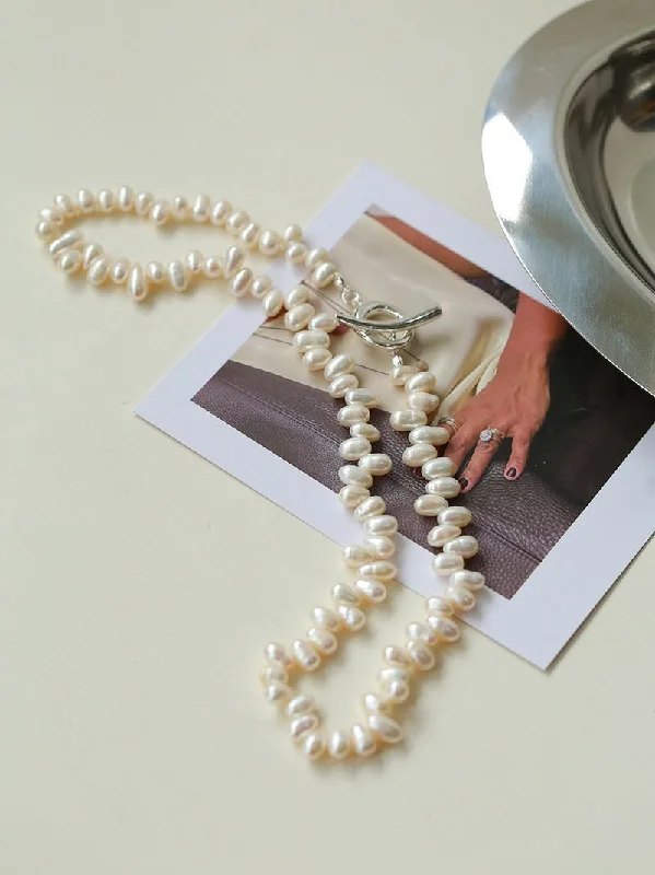 Ladies multi-strand necklace-Staggered Pearl OT Buckle Necklace