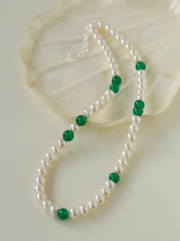 Ladies luxury diamond necklace-New Chinese-style Green Agate Pearl Necklace