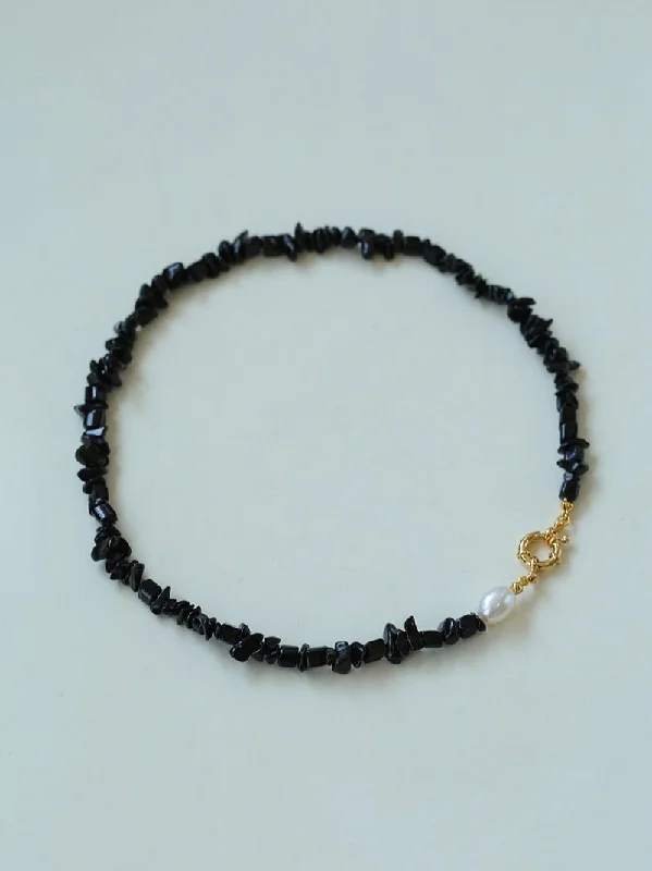 Ladies fine diamond necklace-Brilliant Black Agate Crushed Stone and Pearl Necklace