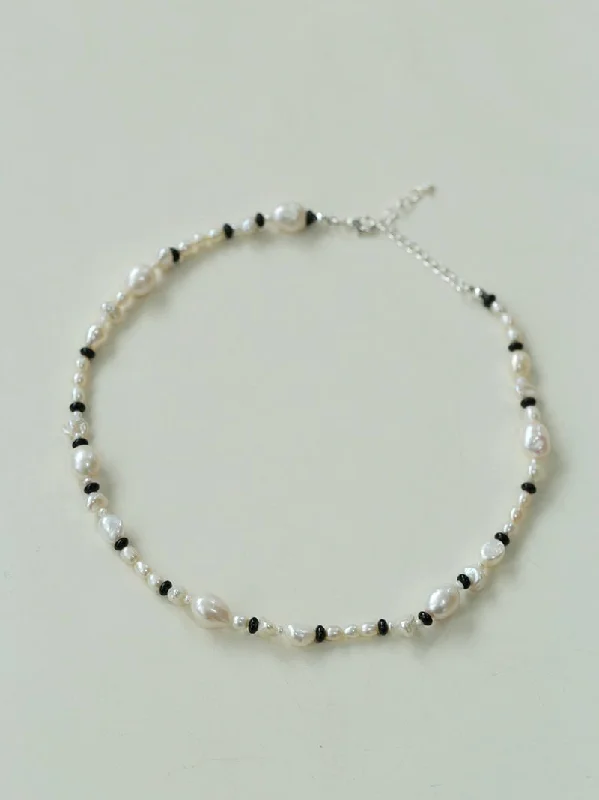 Ladies statement necklace-Baroque Pearl and Black Agate Beaded Necklace