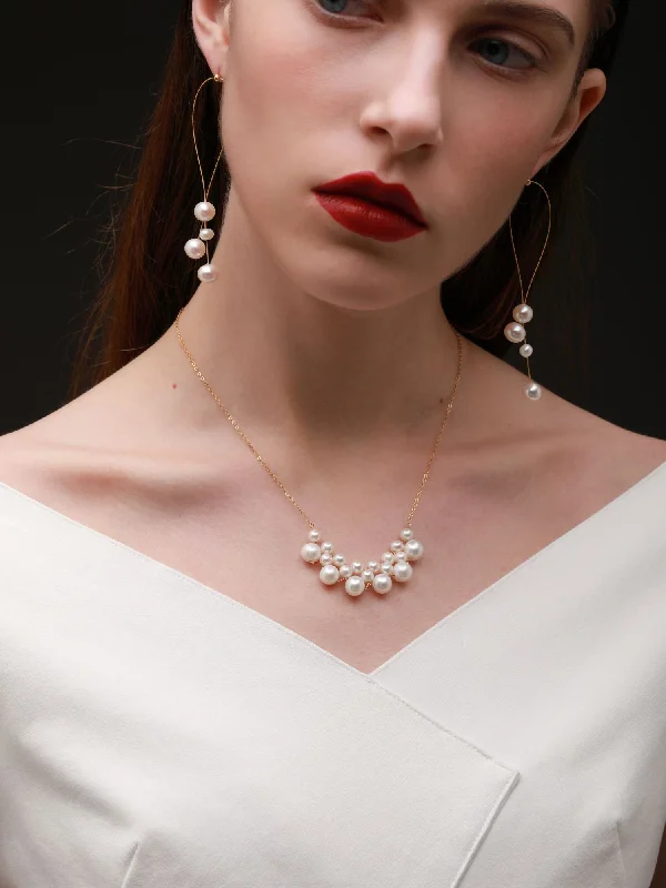 Ladies classic gold necklace-Embellished Series Pearl Cloud Necklace