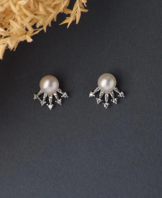 Ladies chandelier diamond earrings-Trendy Pink Pearl Stud Earring