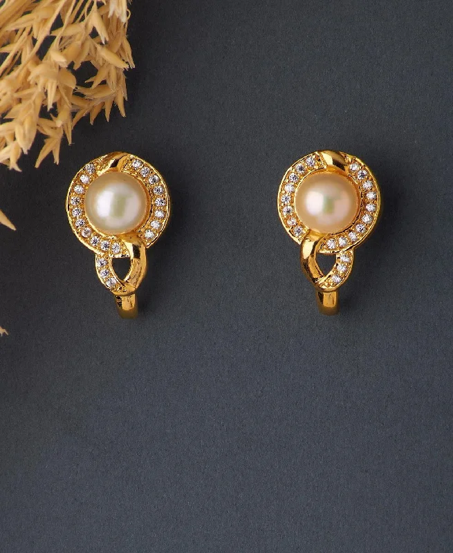 Ladies silver drop earrings-Trendy Stone Studded Pearl Earring