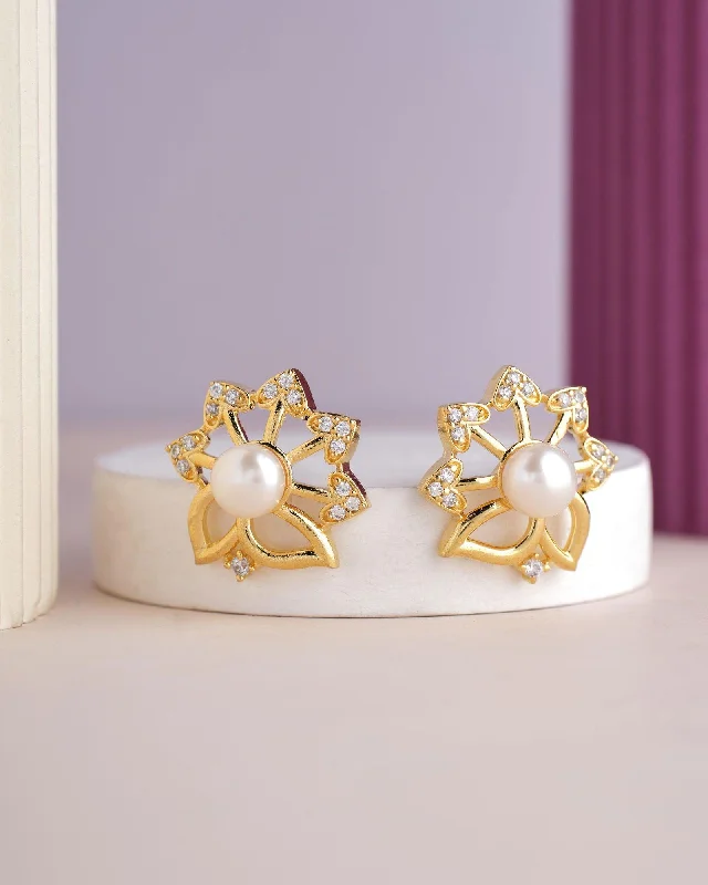 Ladies statement earrings-Trendy Stud Pearl Earring