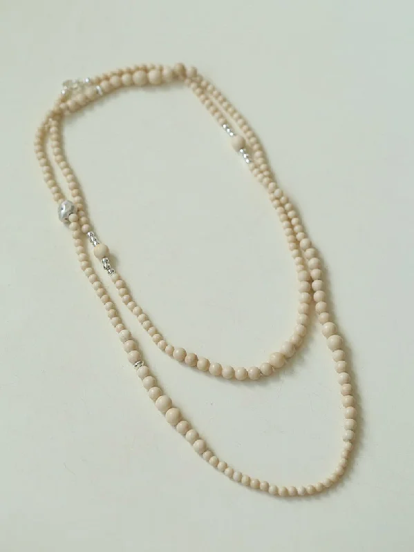 Ladies layered necklace-Gradient White Fossil and Silver Bead Long Beaded OT Clasp Necklace