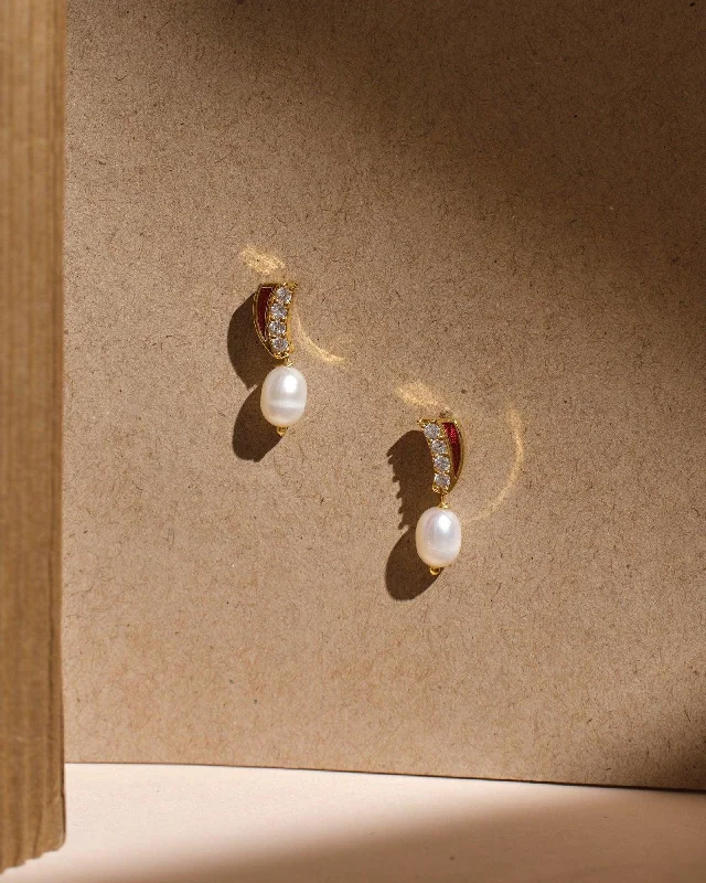 Ladies rose gold earrings-Vibrant Trigon Pearl Earring