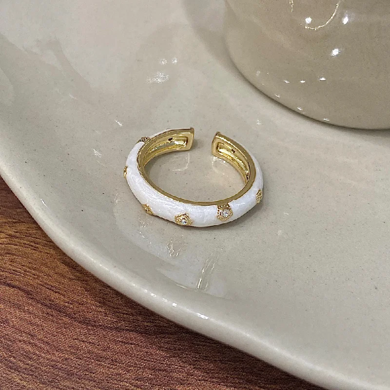 White Drip Ring