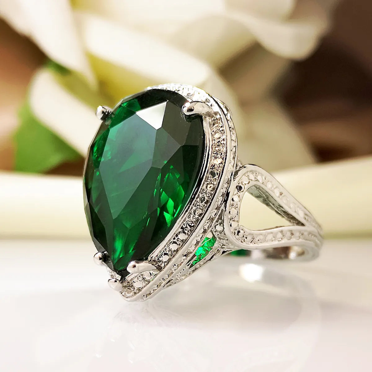 Ladies stacking rings-European And American Fashion Emerald Zircon Ring